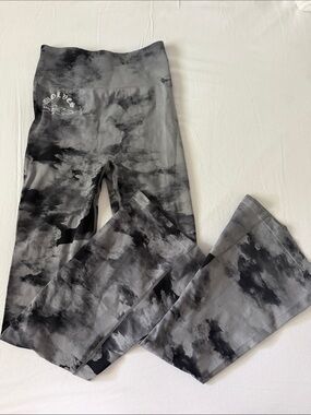 Darc Sport SHE wolves flare seamless leggings.